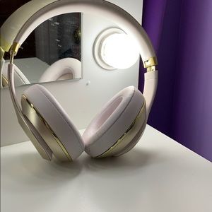 Gold studio beats by dre with wires